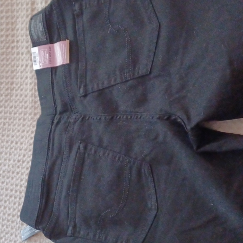 Levi's - Picture 5 of 5